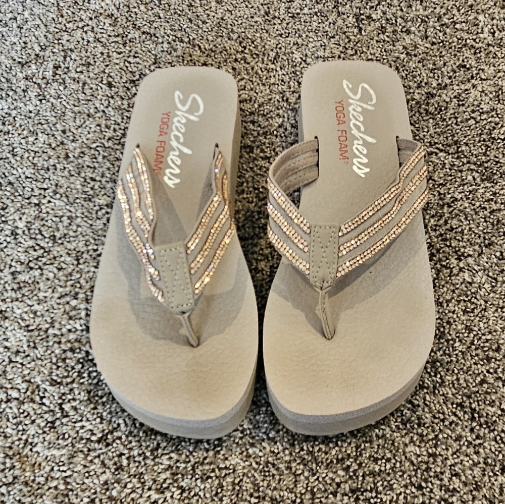 Sketches yoga sparkly sandala